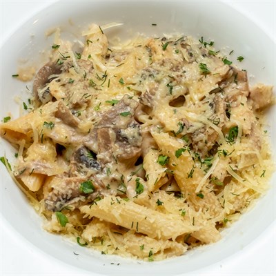 Трюфельная паста с грибами и курицей 2333