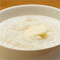 Каша рисовая на молоке с вареньем из кураги 2406